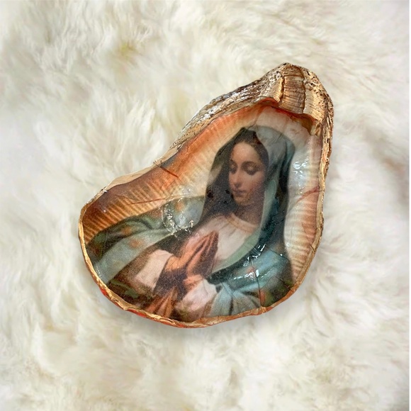 Virgin Mary Oyster Shell Ring Dish | Gold Trim Coastal Catholic Gift Handmade - Picture 1 of 4